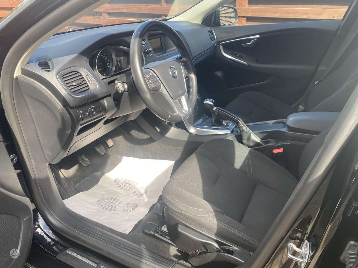 Volvo V40, 2.0 l., hatchback