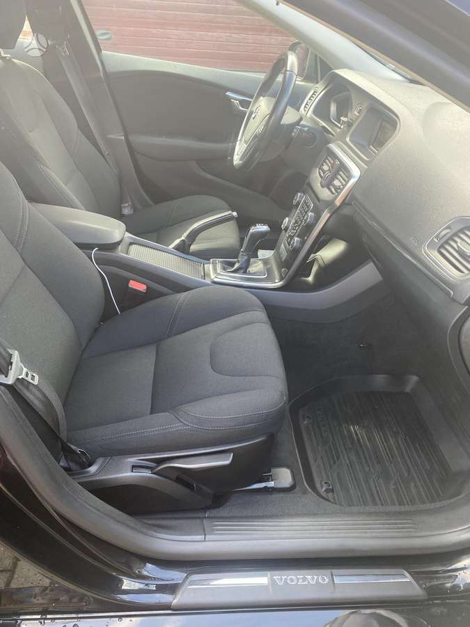 Volvo V40, 2.0 l., hatchback