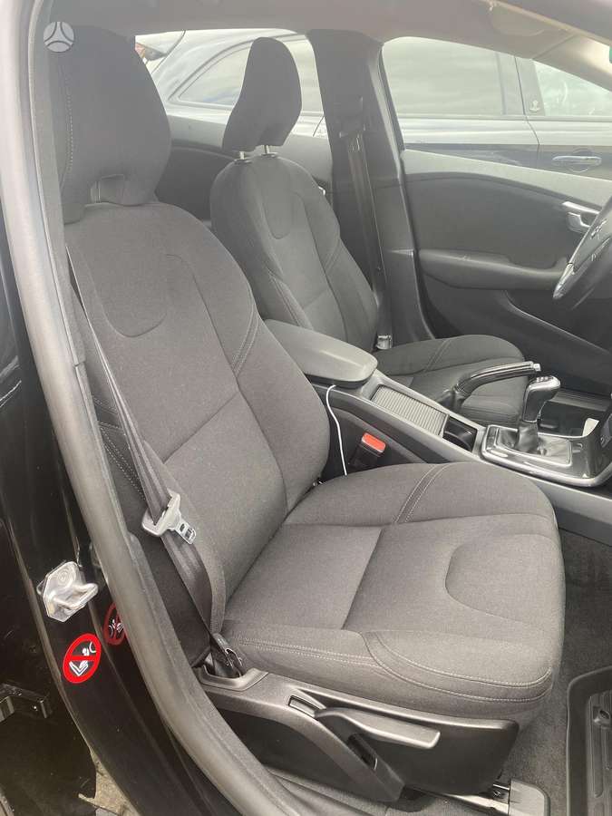 Volvo V40, 2.0 l., hatchback