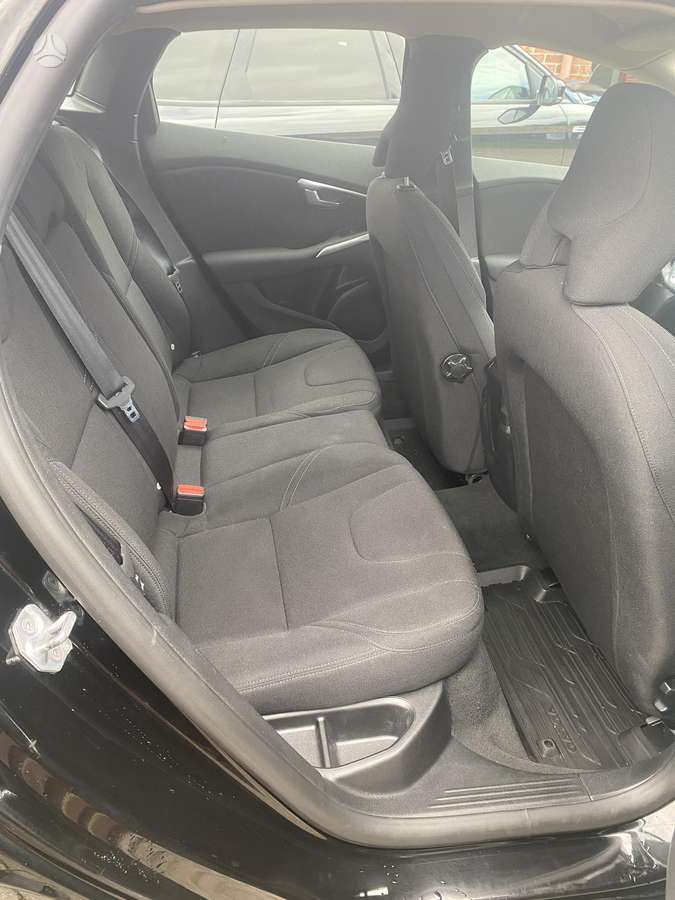 Volvo V40, 2.0 l., hatchback