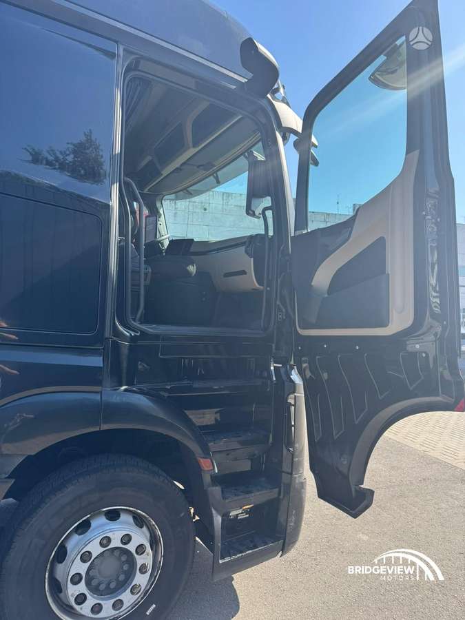 Mercedes-Benz Actros 1845, double sleeper
