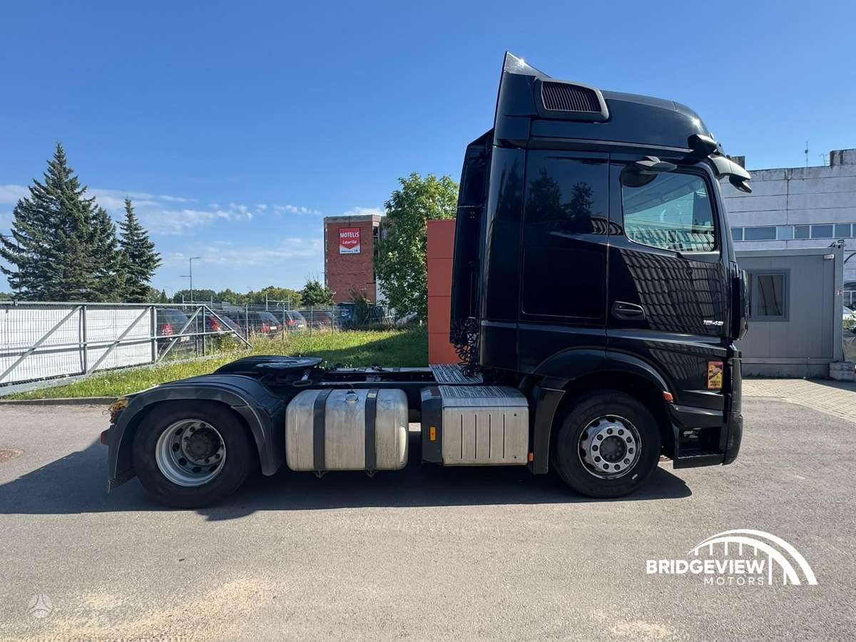 Mercedes-Benz Actros 1845, double sleeper
