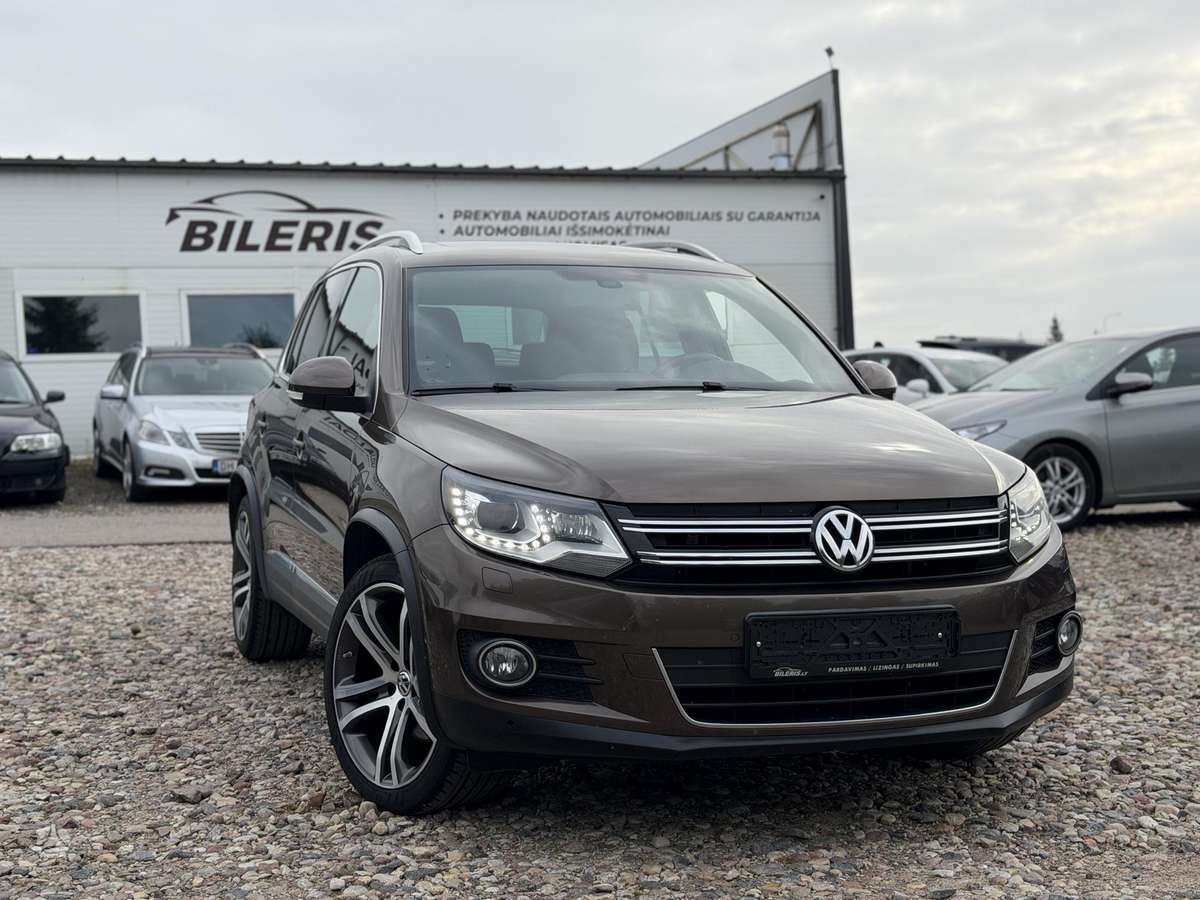 Volkswagen Tiguan - 1