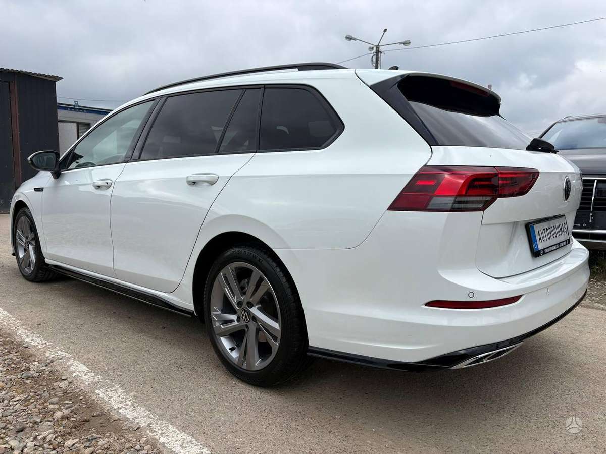 Volkswagen Golf - 8