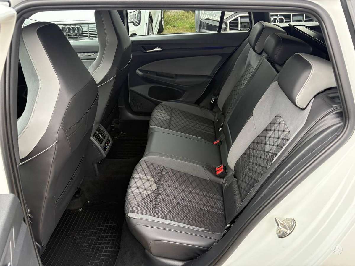 Volkswagen Golf - 11