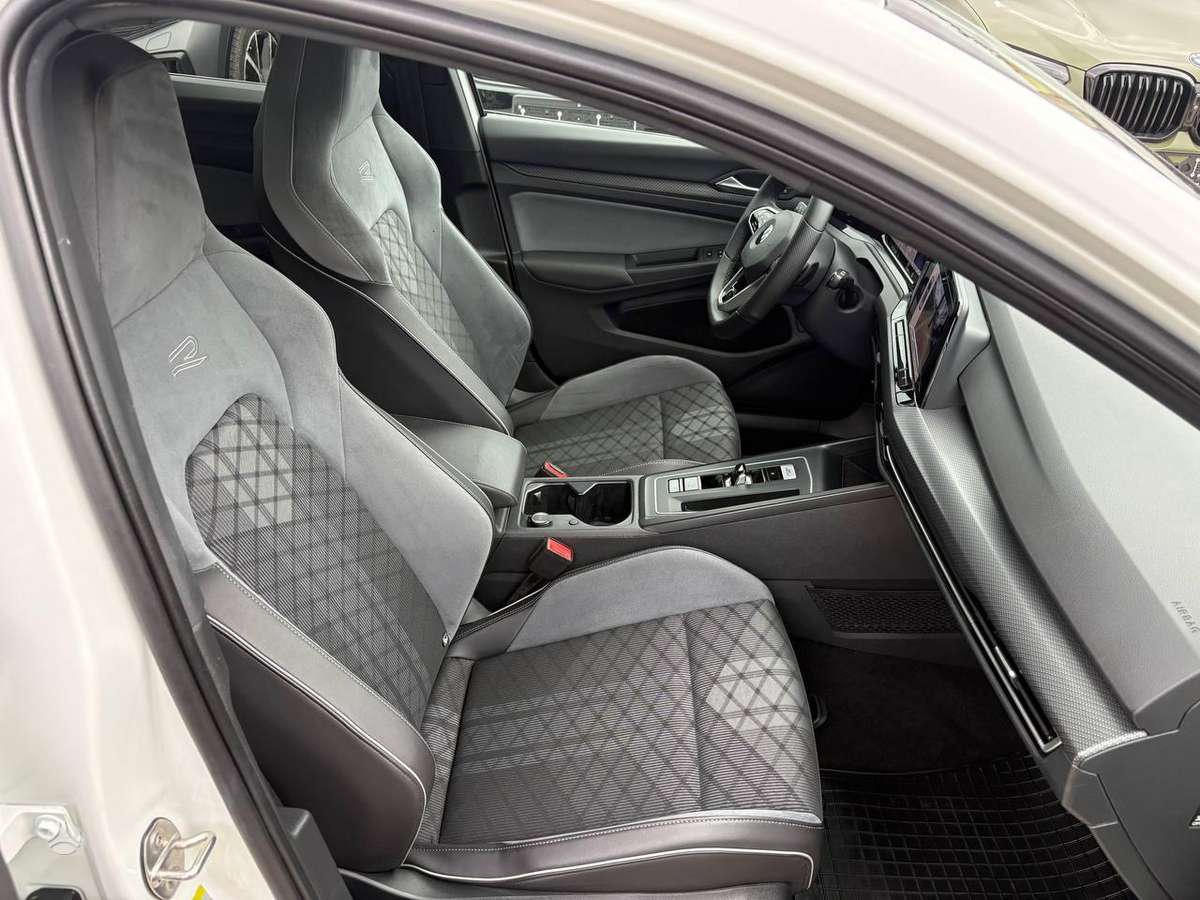 Volkswagen Golf - 12
