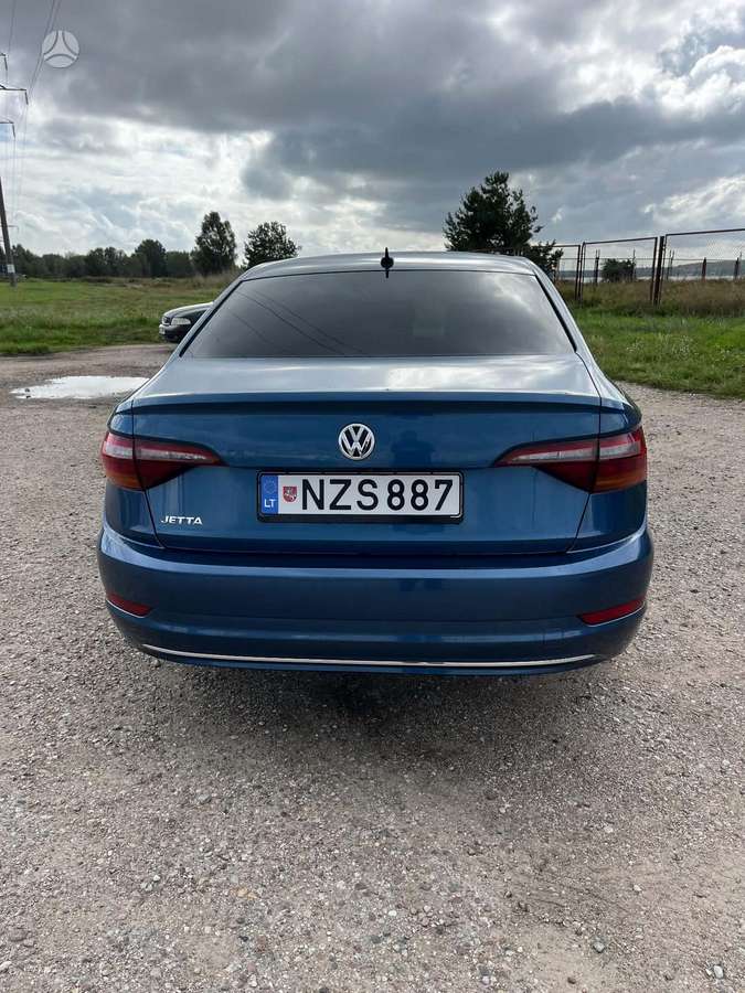 Volkswagen Jetta - 4