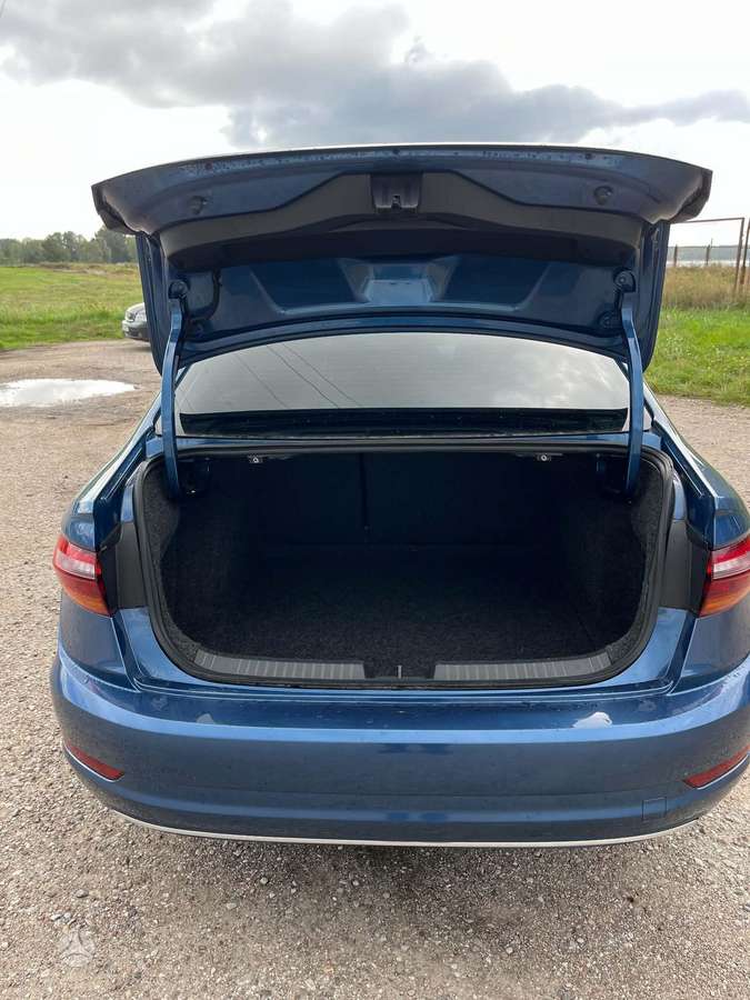 Volkswagen Jetta - 5