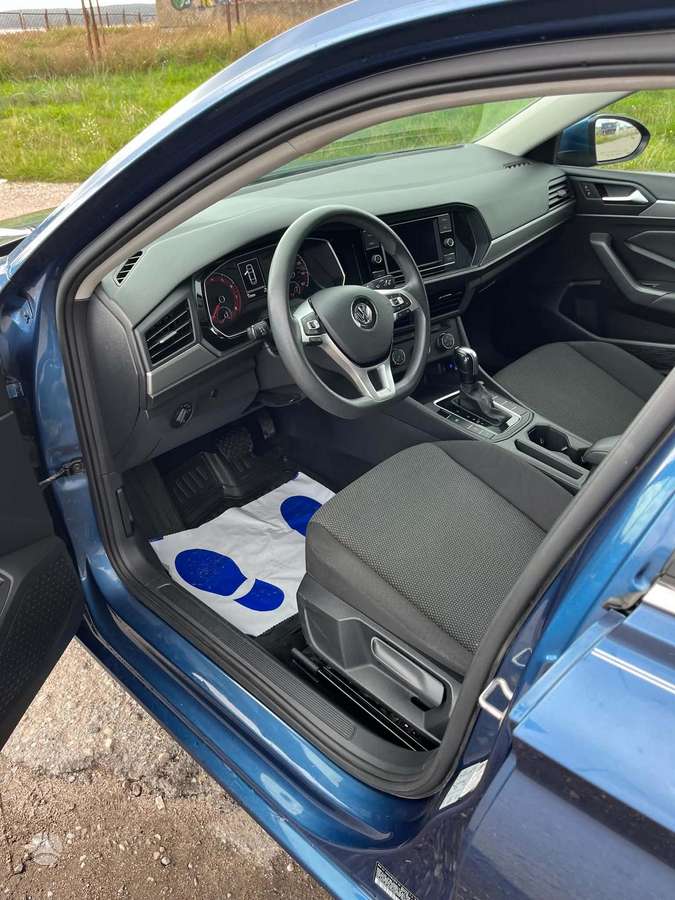 Volkswagen Jetta - 6