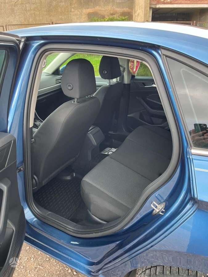 Volkswagen Jetta - 9