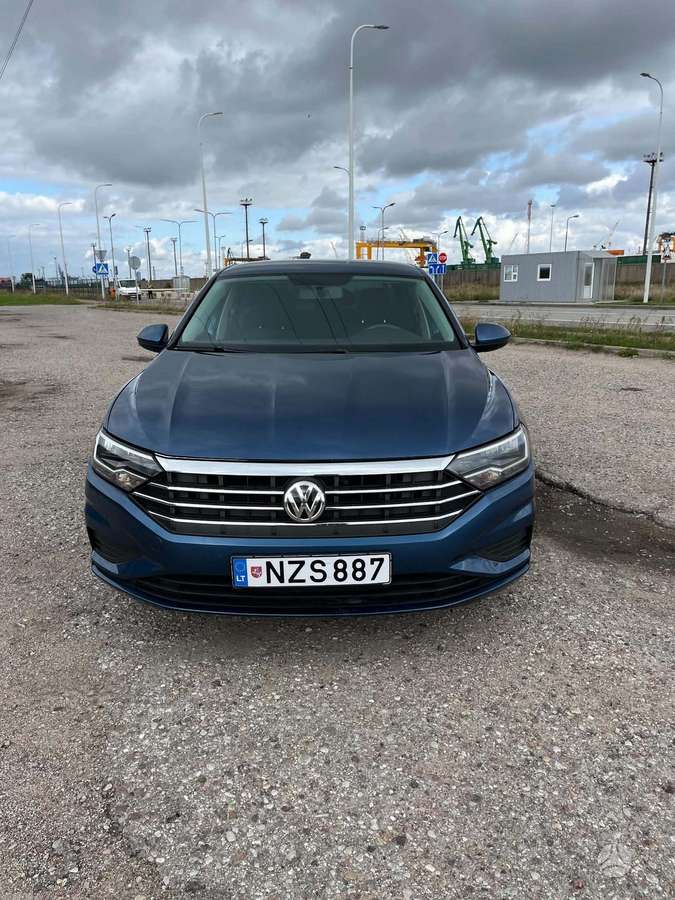 Volkswagen Jetta - 1