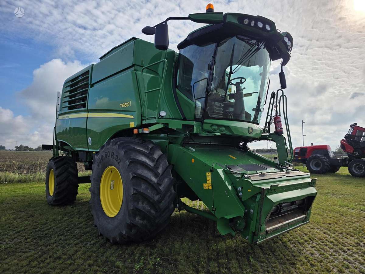 John Deere T660, combine harvesters