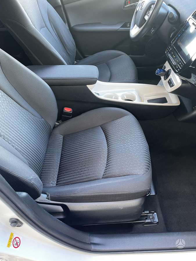 Toyota Prius - 10