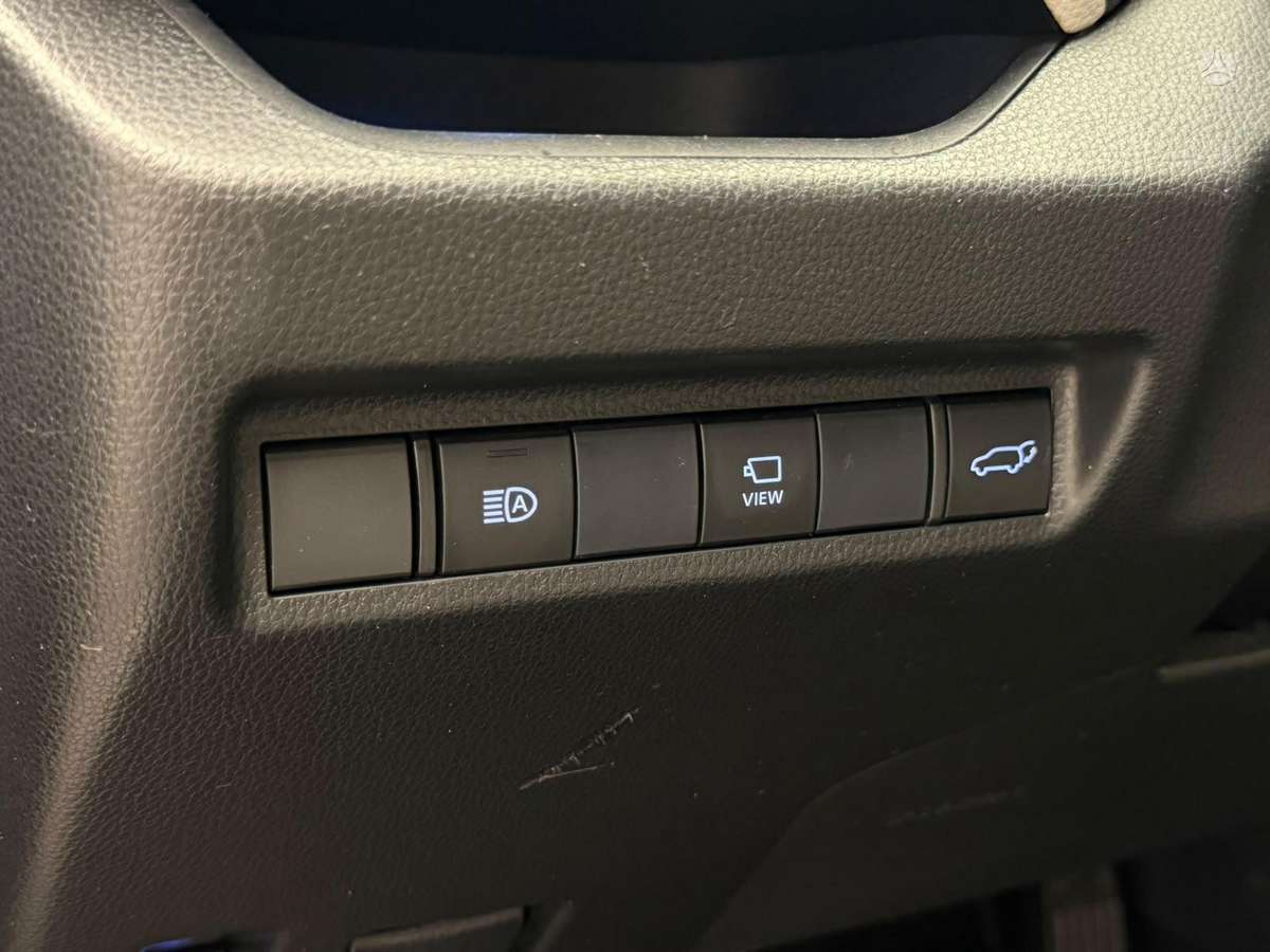 Toyota RAV4 - 11