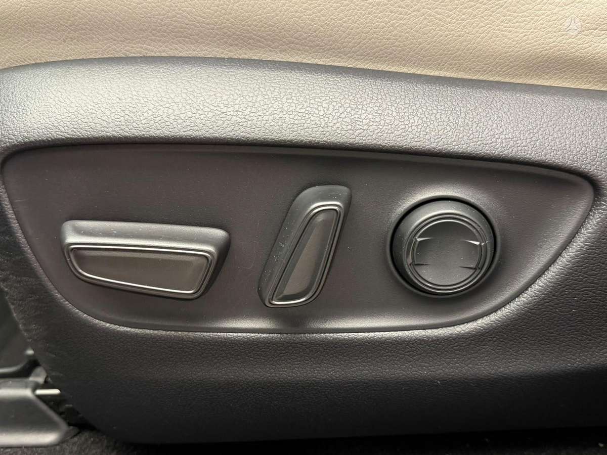 Toyota RAV4 - 12