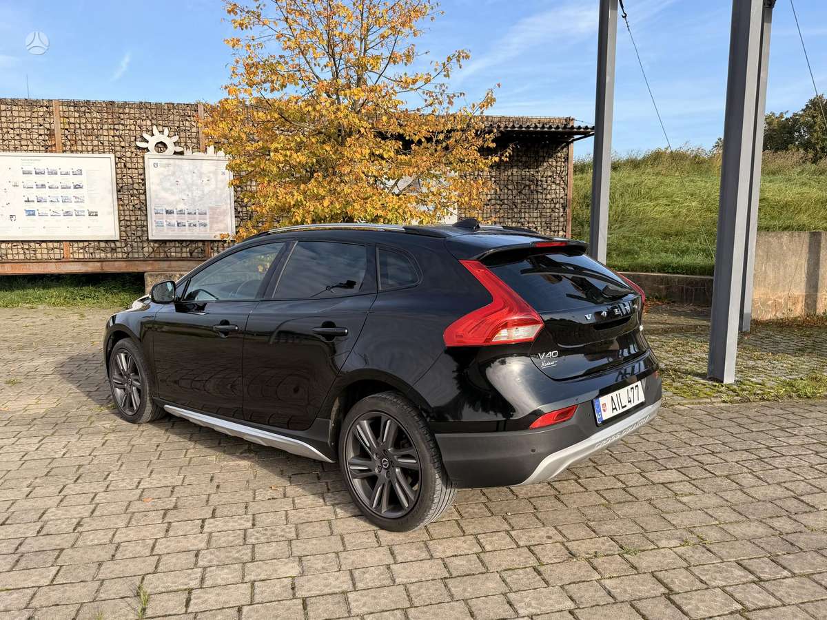 Volvo V40 Cross Country - 4