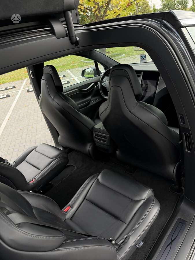 Tesla Model X, off-road / crossover