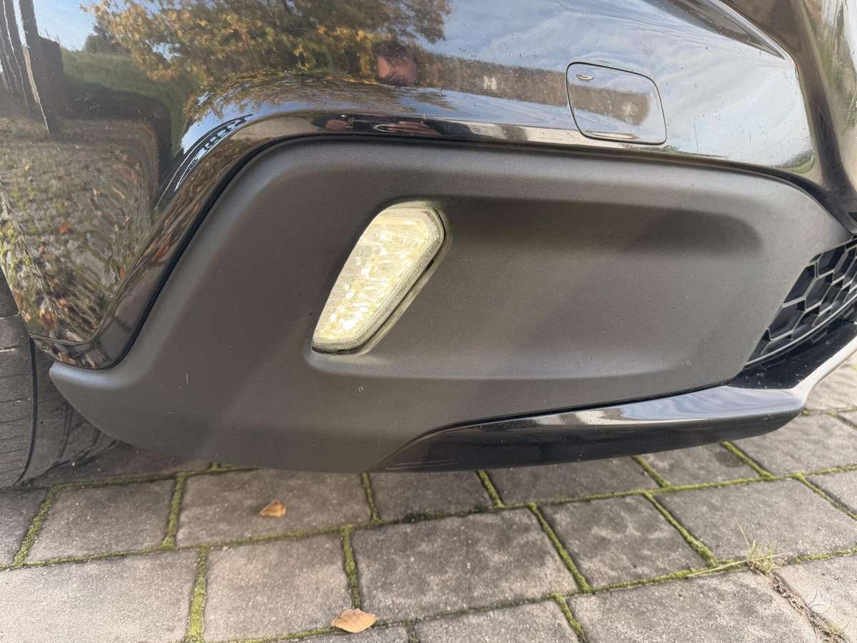 Volvo V40 Cross Country - 9