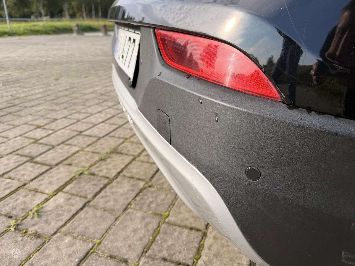 Volvo V40 Cross Country - 11