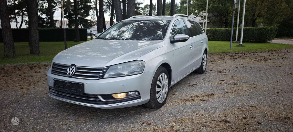 Volkswagen Passat - 1