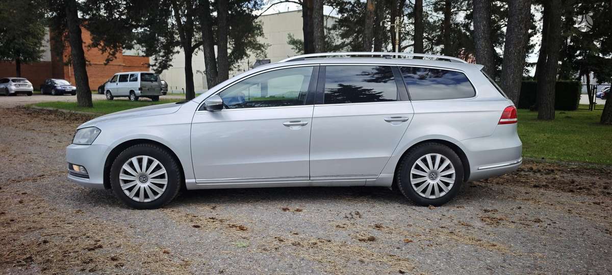 Volkswagen Passat - 2