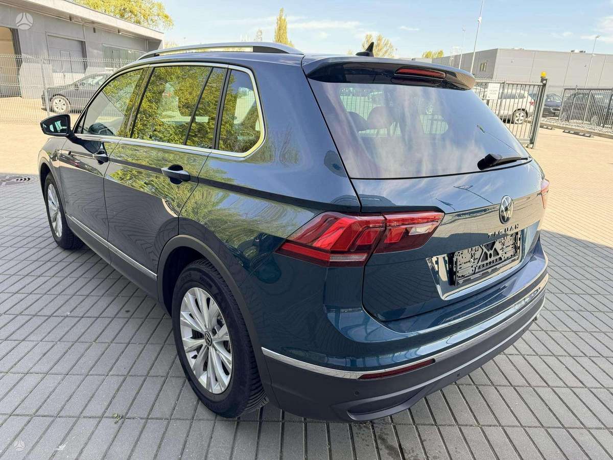 Volkswagen Tiguan - 5