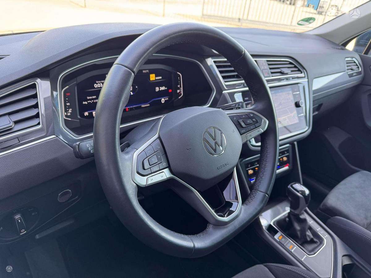 Volkswagen Tiguan - 12