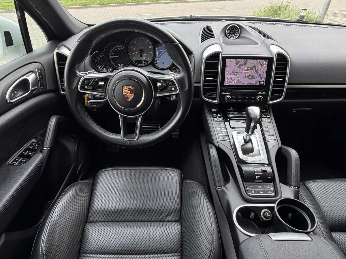 Porsche Cayenne - 10