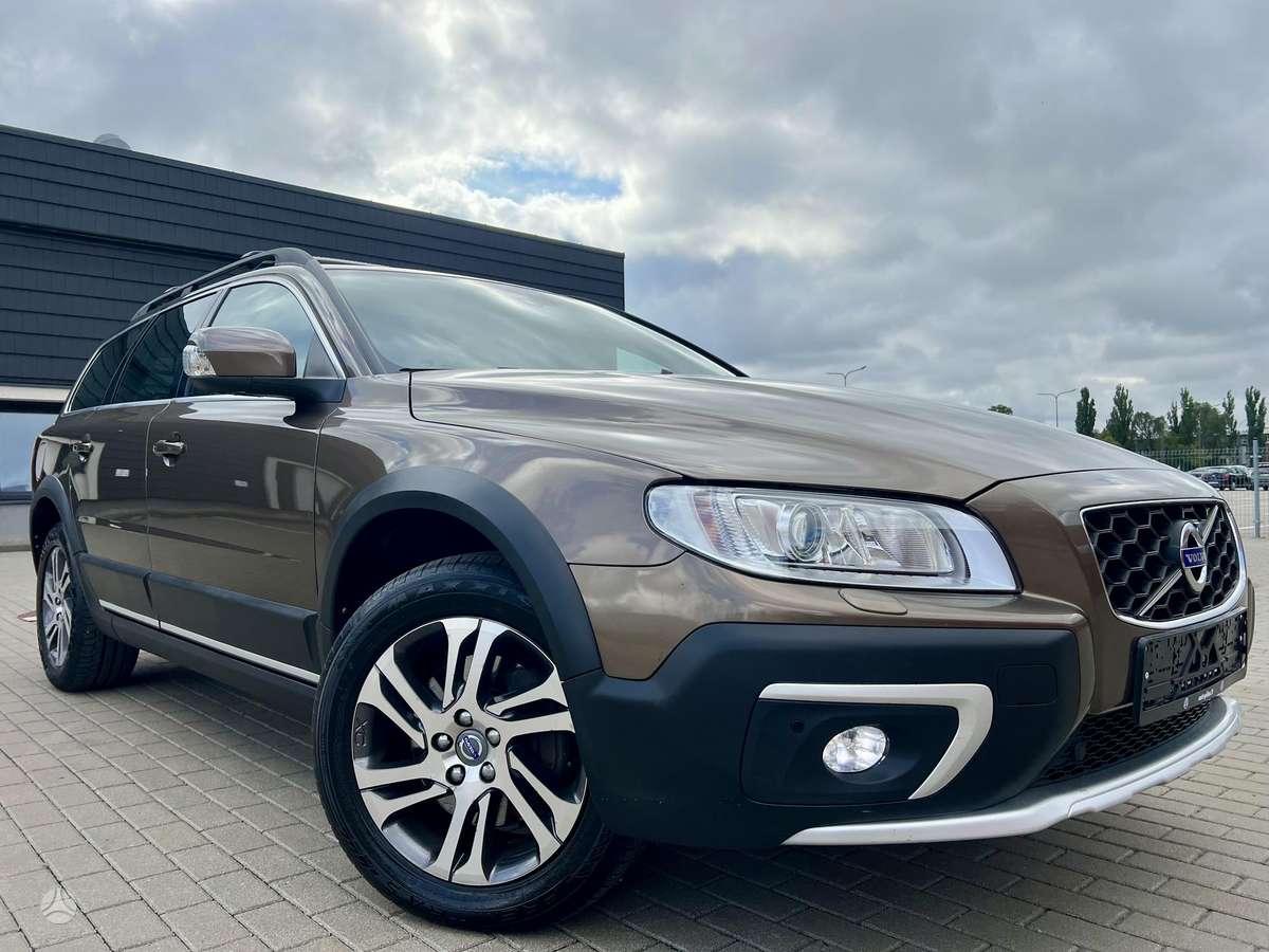 Volvo XC70 - 1