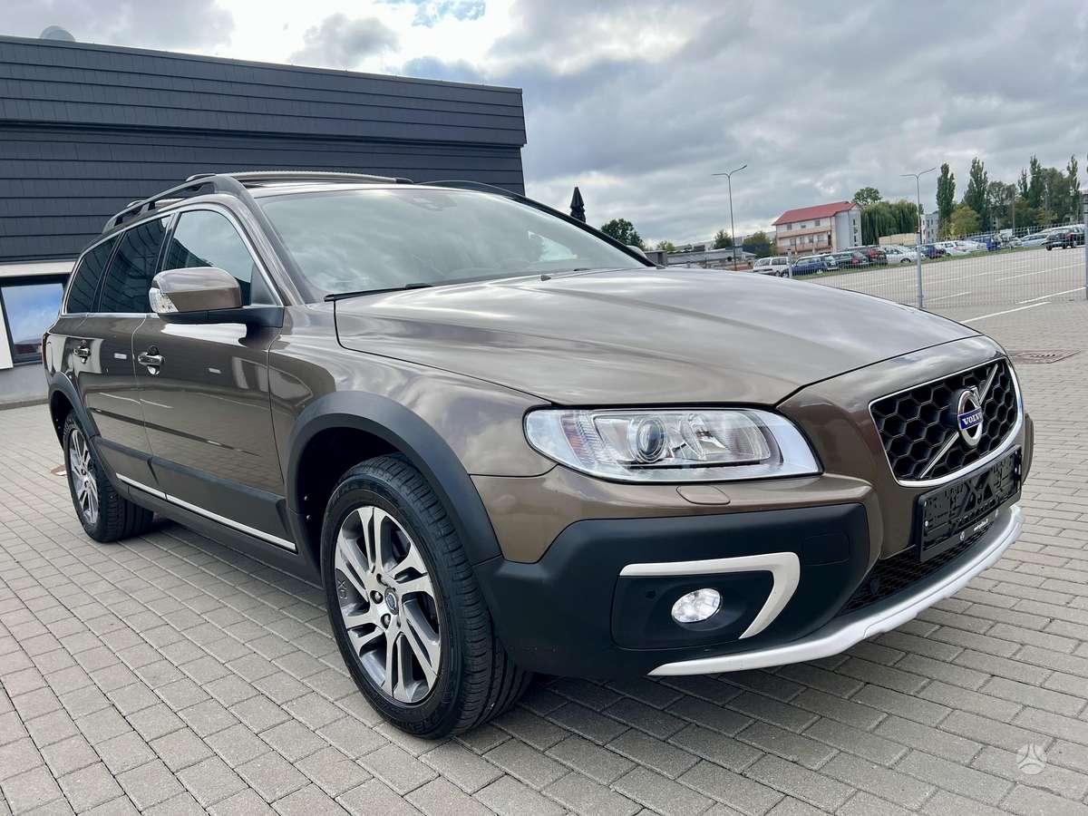 Volvo XC70 - 8