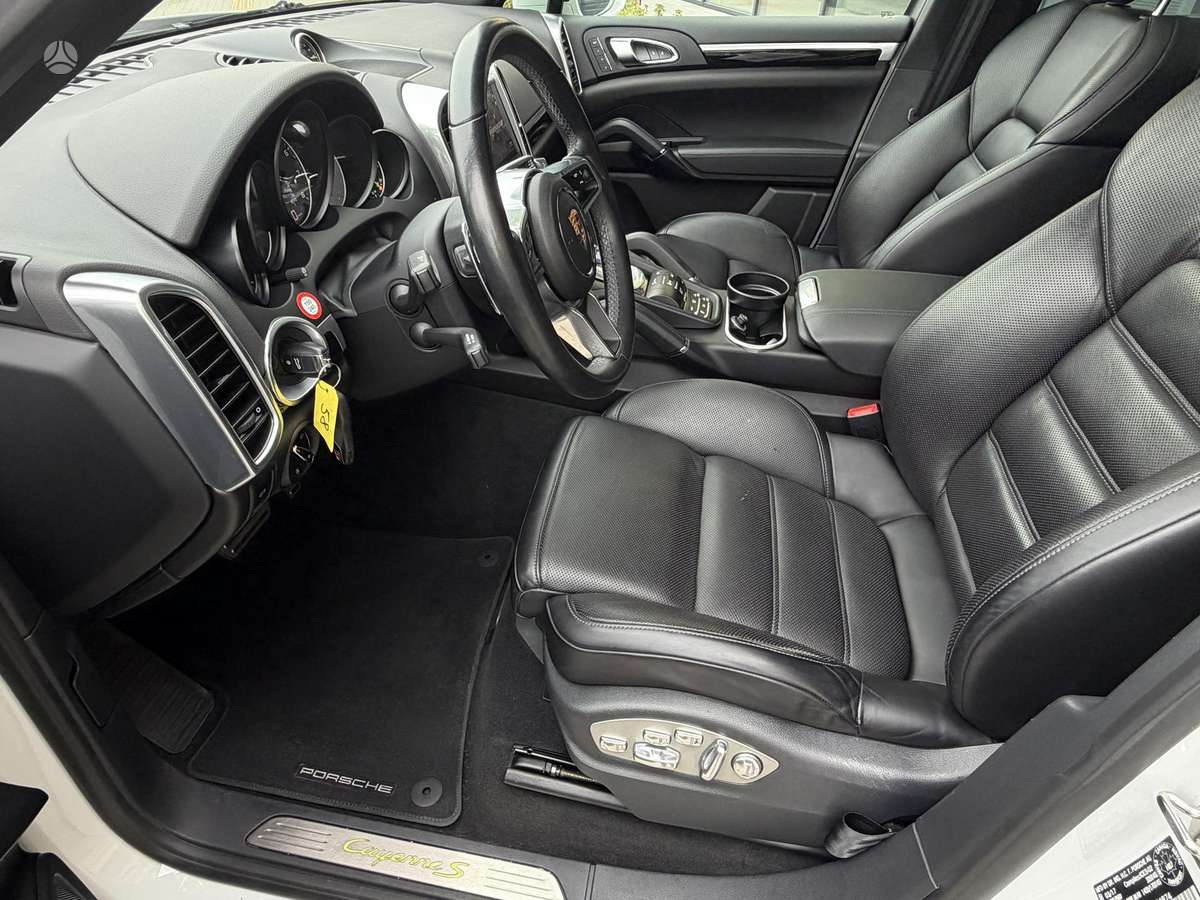 Porsche Cayenne - 8