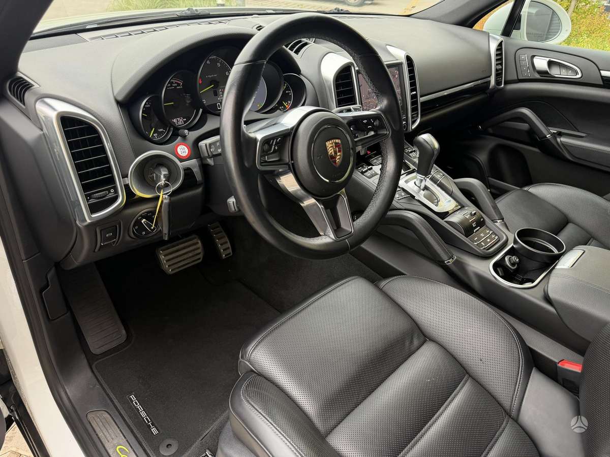 Porsche Cayenne - 9