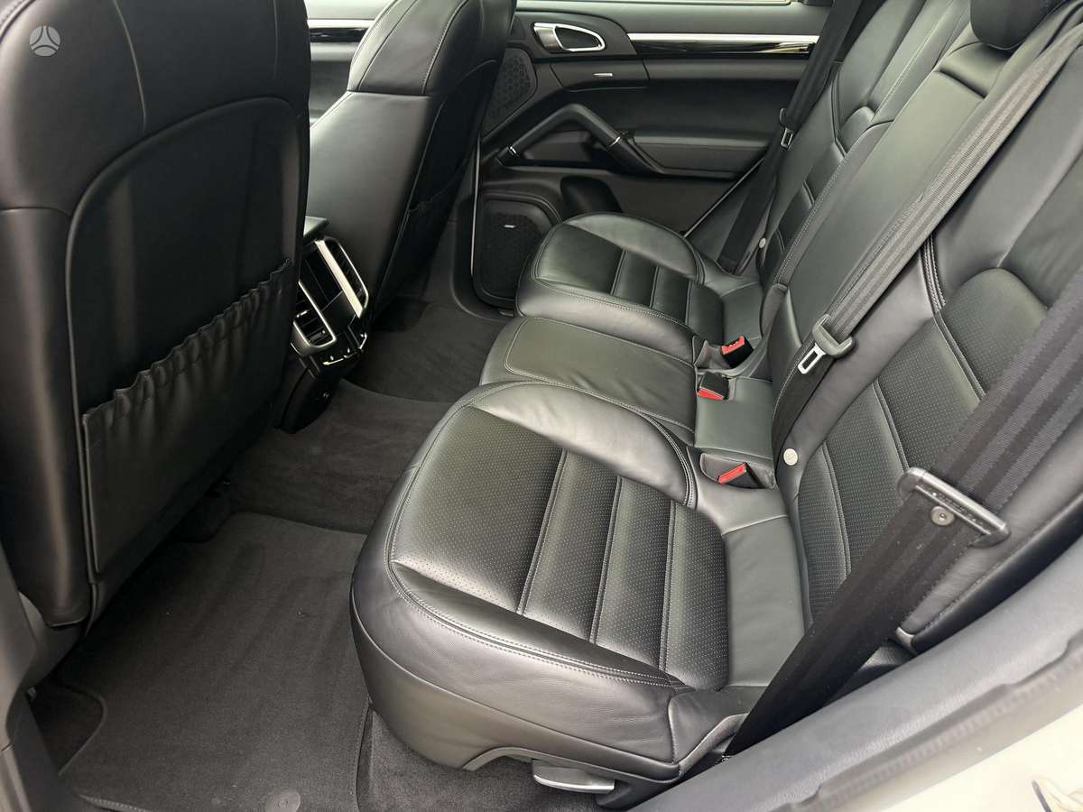 Porsche Cayenne - 11