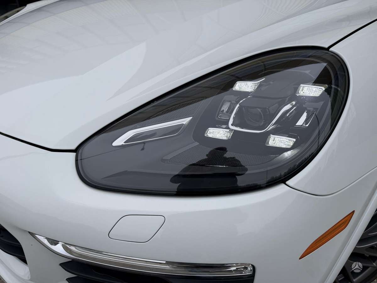 Porsche Cayenne - 7