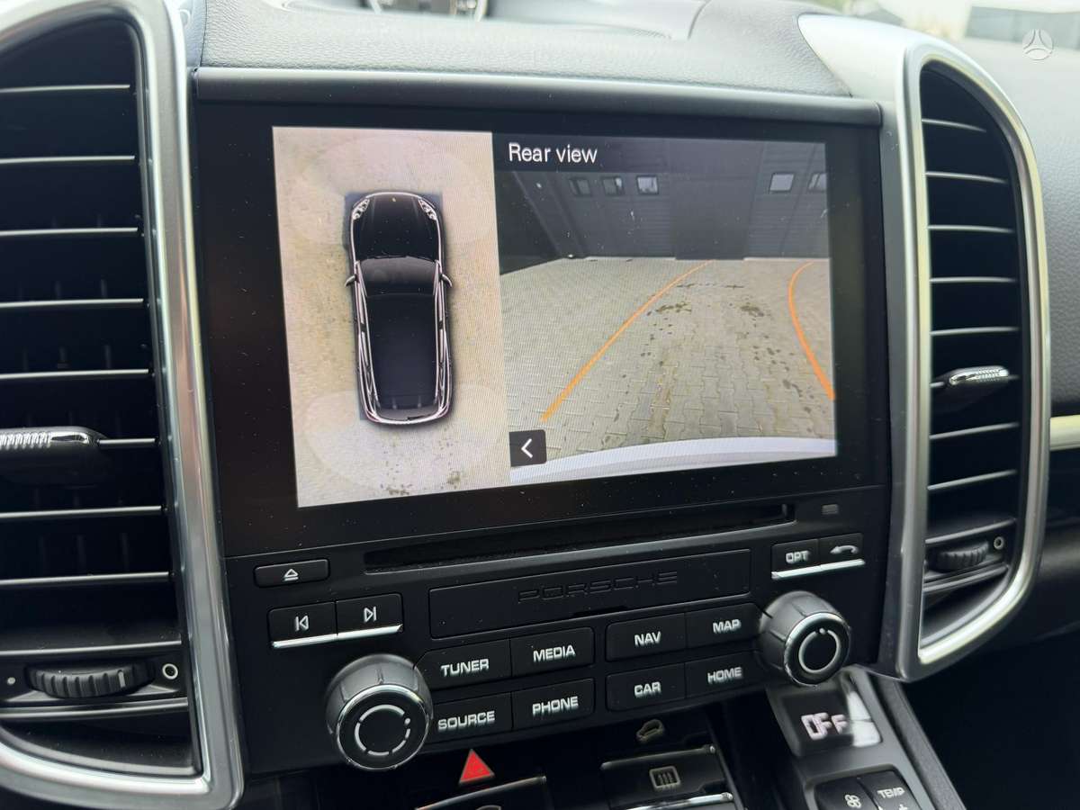 Porsche Cayenne - 12