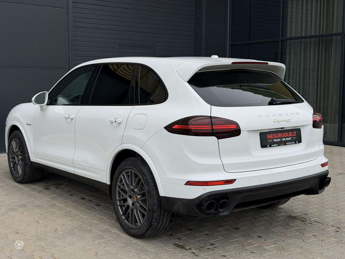 Porsche Cayenne - 3