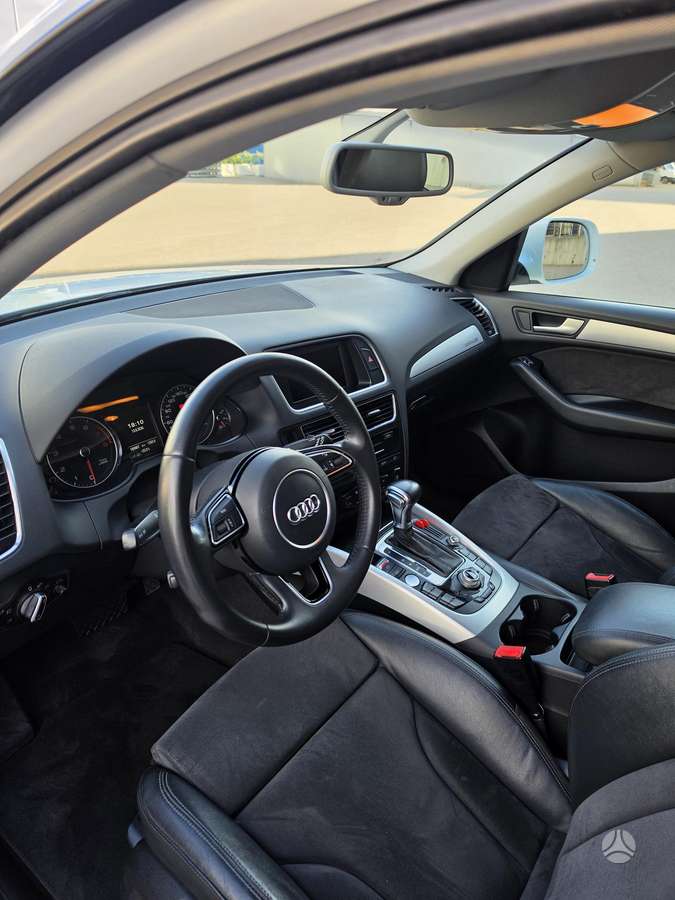 Audi Q5, 2.0 l., Внедорожник / Кроссовер
