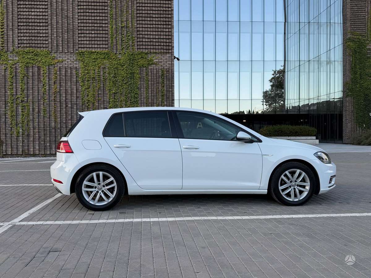 Volkswagen Golf - 3