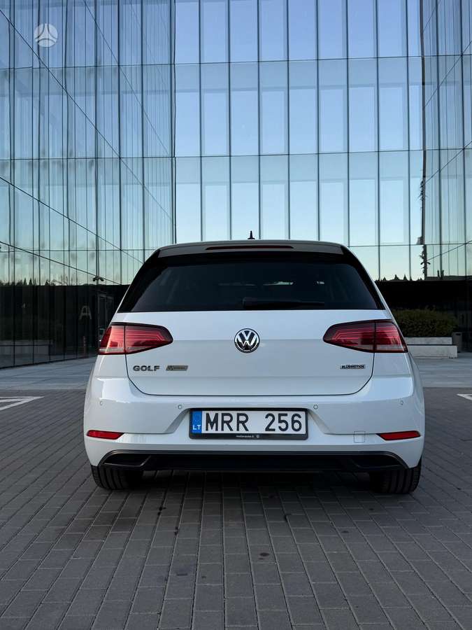 Volkswagen Golf - 4