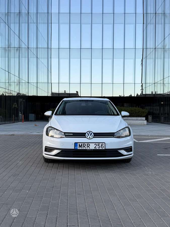Volkswagen Golf - 8