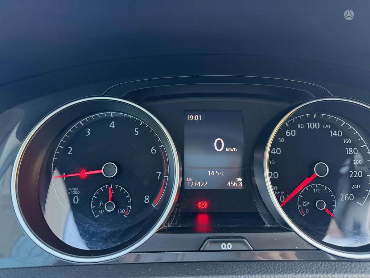 Volkswagen Golf - 12