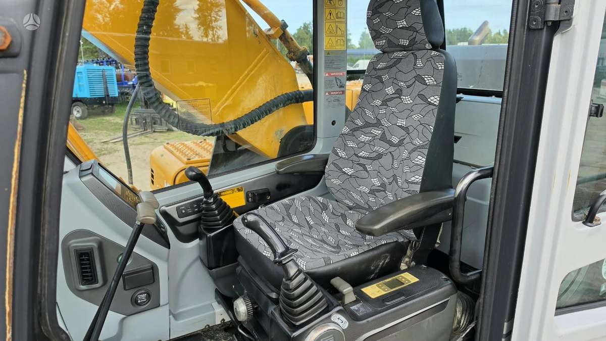 Hyundai ROBEX 320LC-7A, excavator