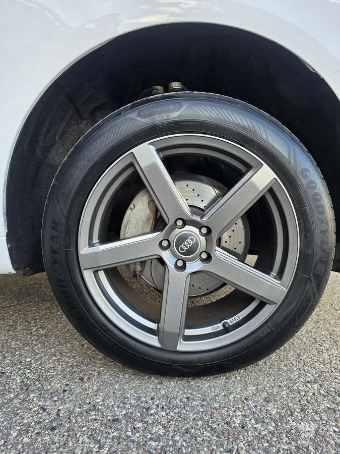 Audi Q5, 2.0 l., Внедорожник / Кроссовер