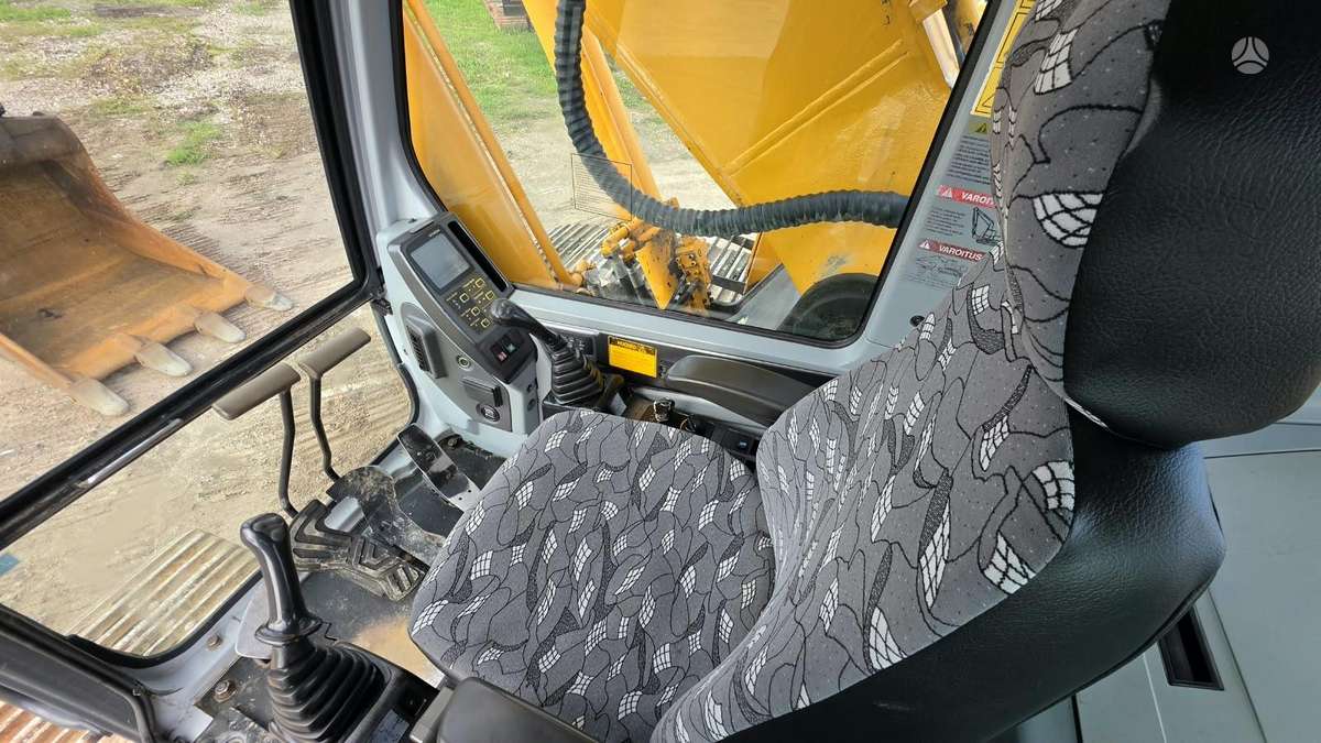 Hyundai ROBEX 320LC-7A, excavator