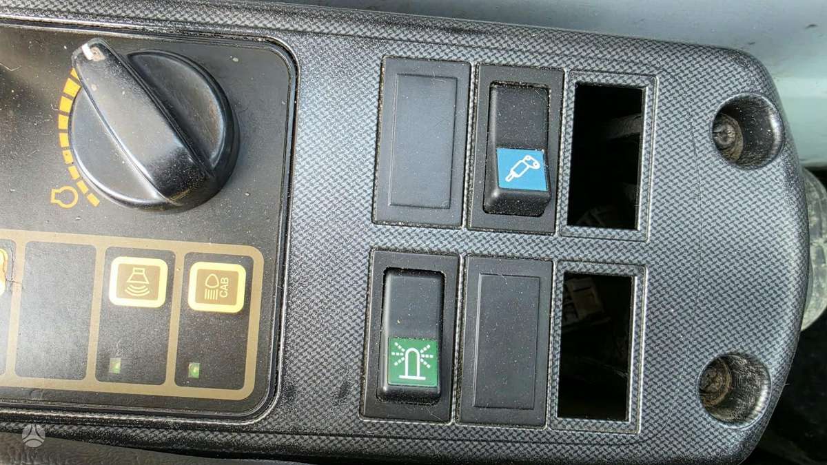Hyundai ROBEX 320LC-7A, ekskavatoriai
