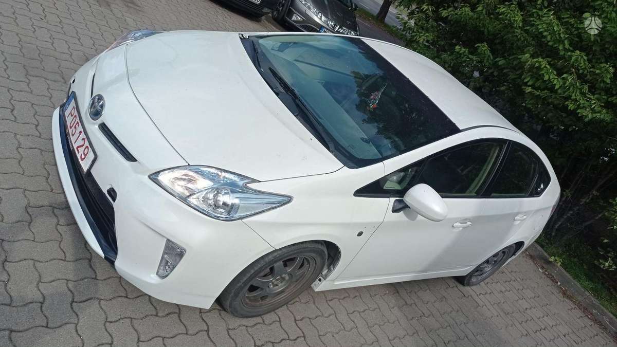 Toyota Prius - 3