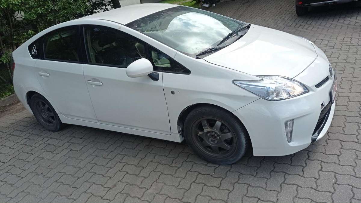 Toyota Prius - 5