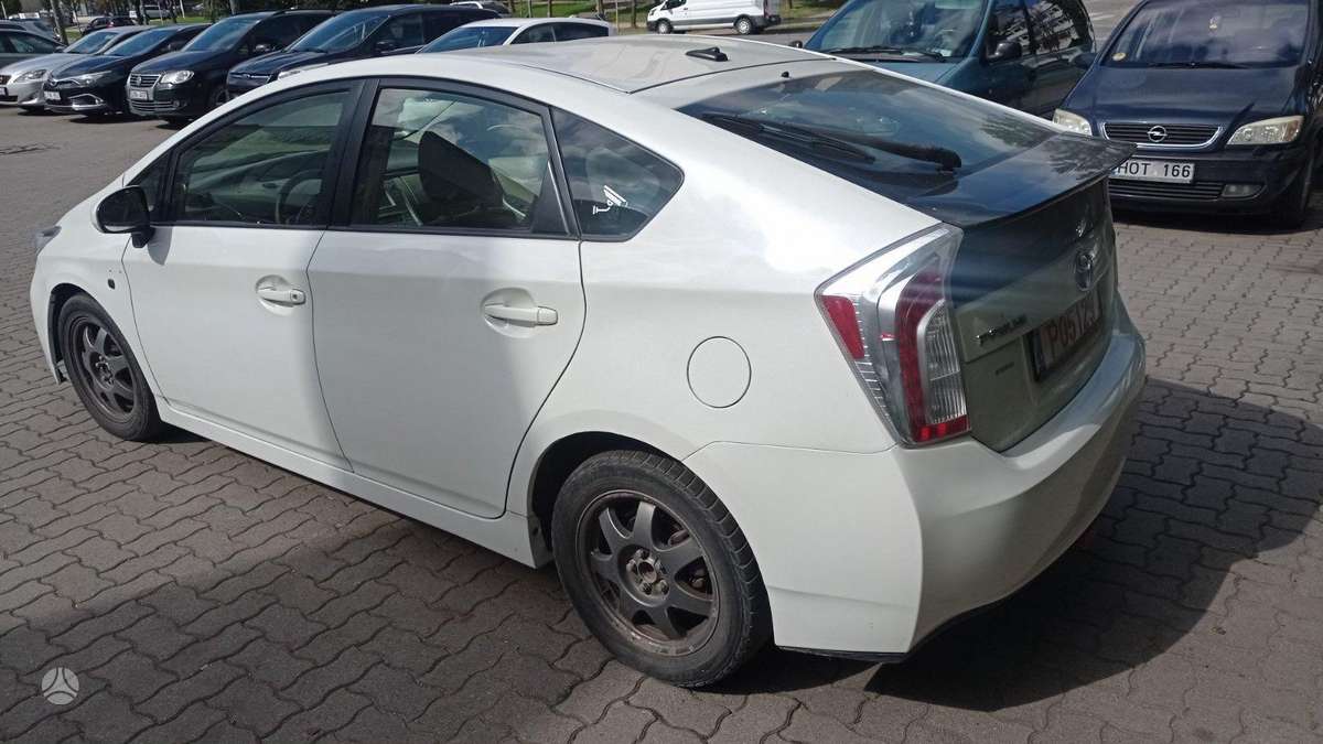 Toyota Prius - 8
