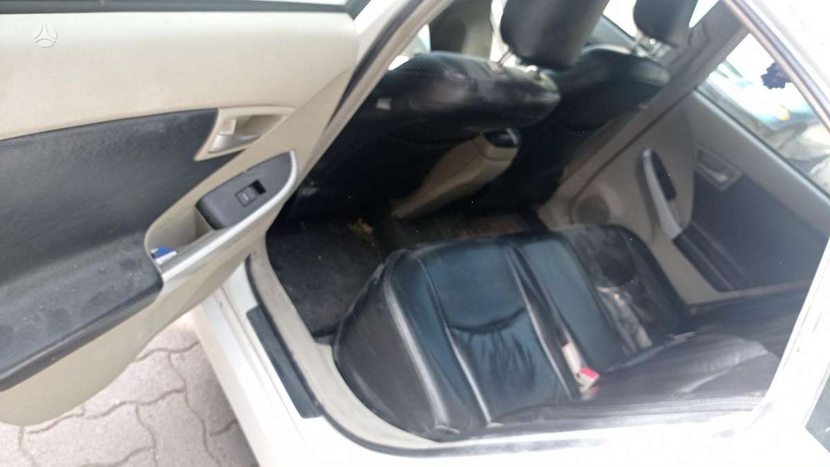 Toyota Prius - 12