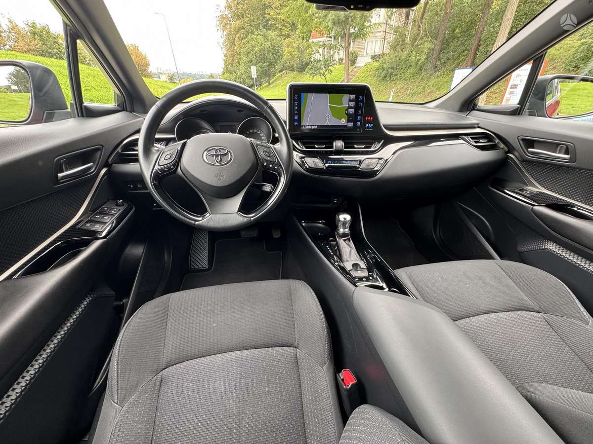 Toyota C-HR - 10